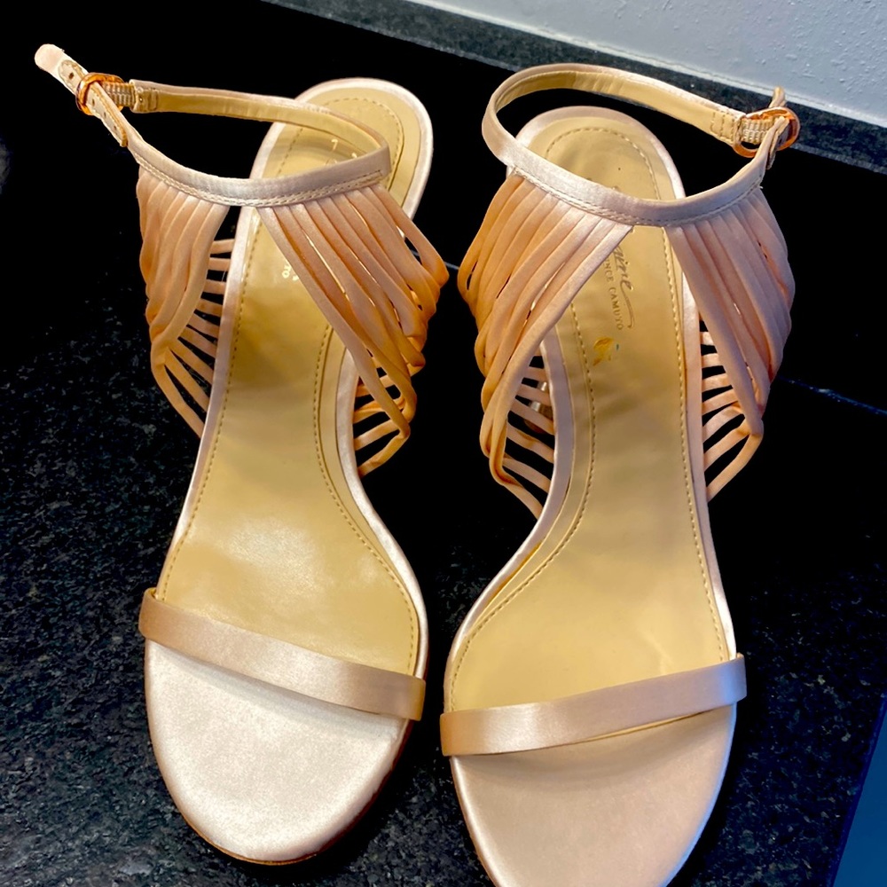Vince Camato Heels in Champagne